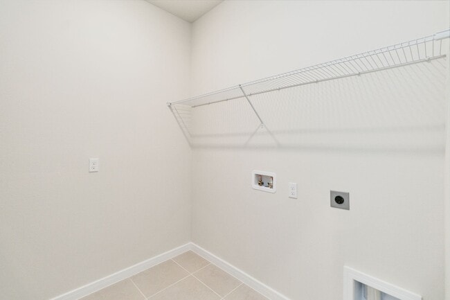 Building Photo - Beautiful 4/2 Energy Efficient Home in St....