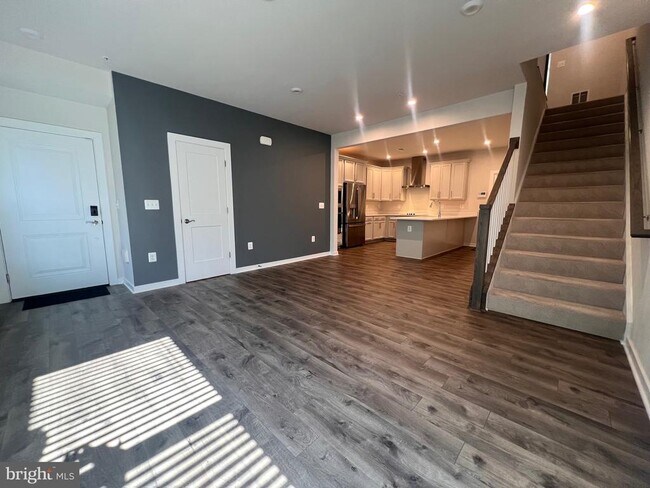 Building Photo - 44625 Wolfhound Sq