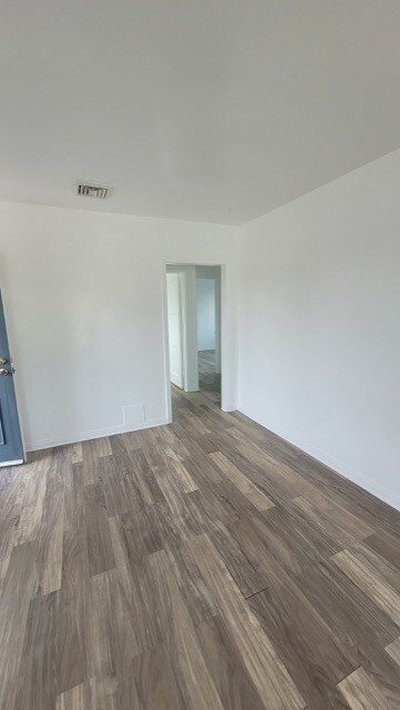 Building Photo - 506 E Kelso St