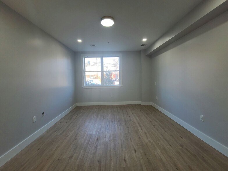 Building Photo - 205 Mt Vernon Ave