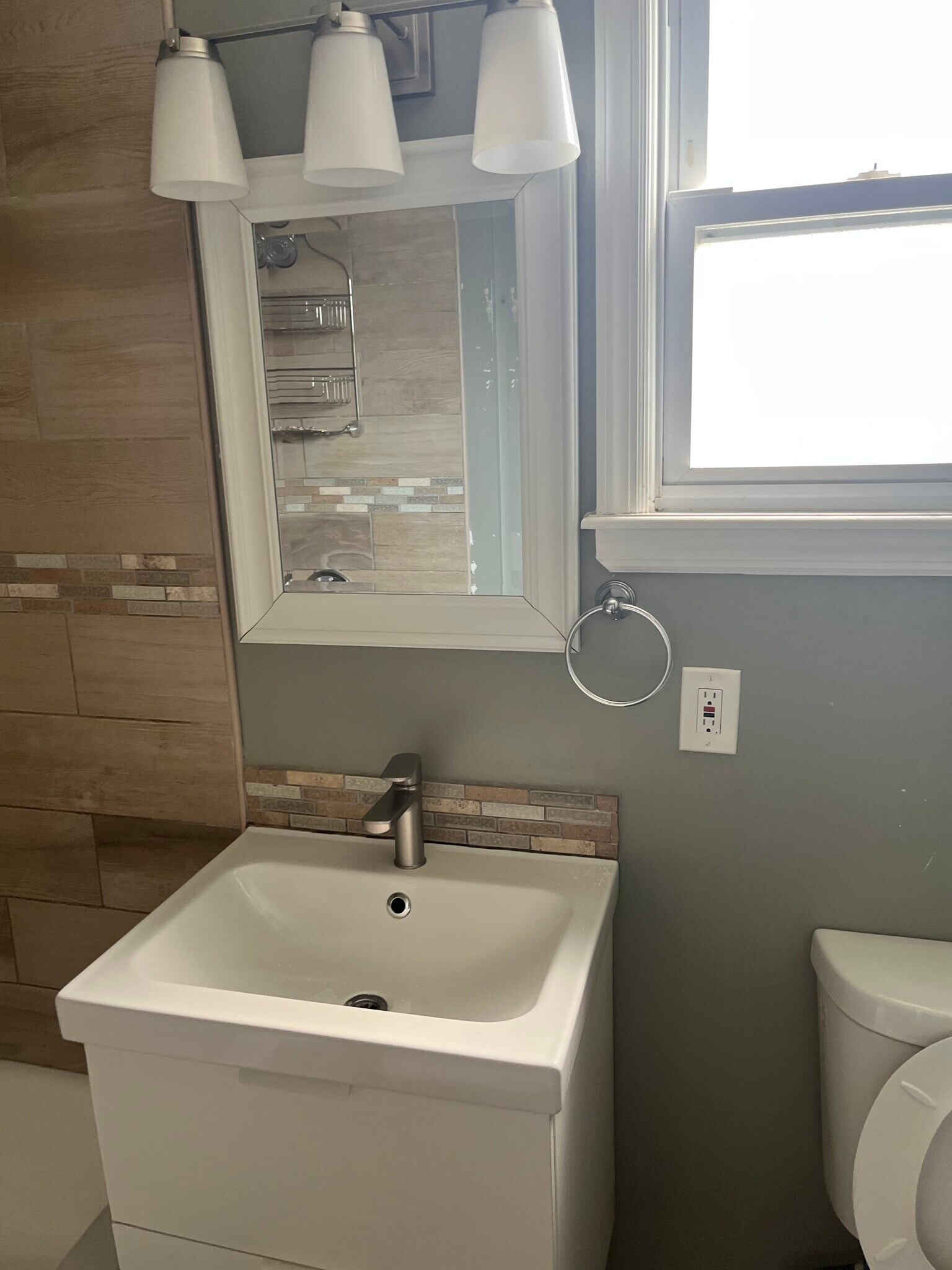 3rd Floor - 69 N 13th St