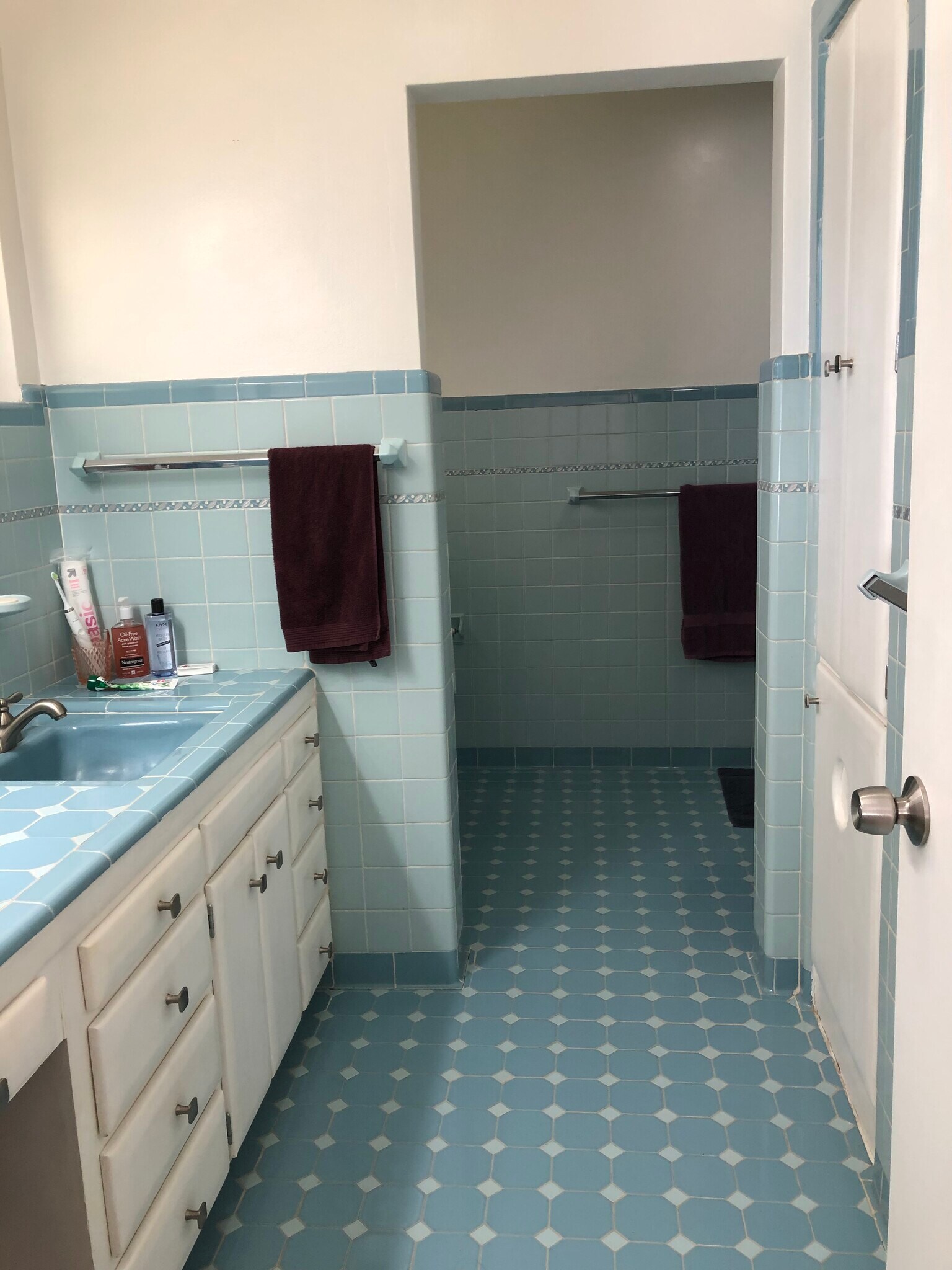 Primary bathroom - 2156 NW 4th Pl