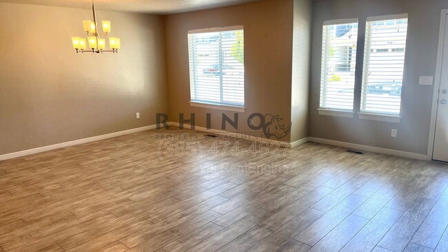 Building Photo - 1385 Bridal Veil Dr
