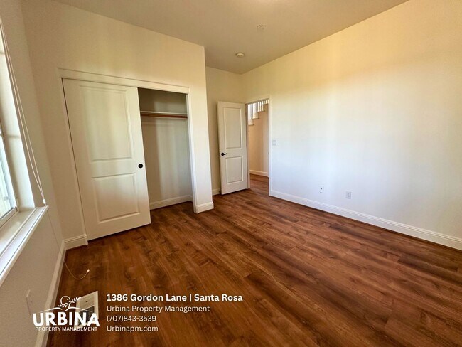 Building Photo - 1386 Gordon Ln