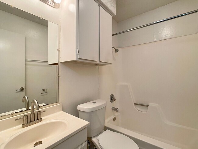 Building Photo - 2603 Brickford Cove