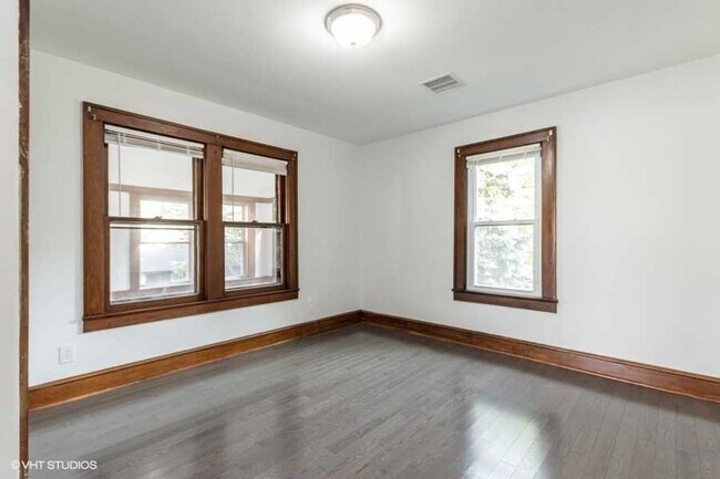 Building Photo - 56 N Chestnut St