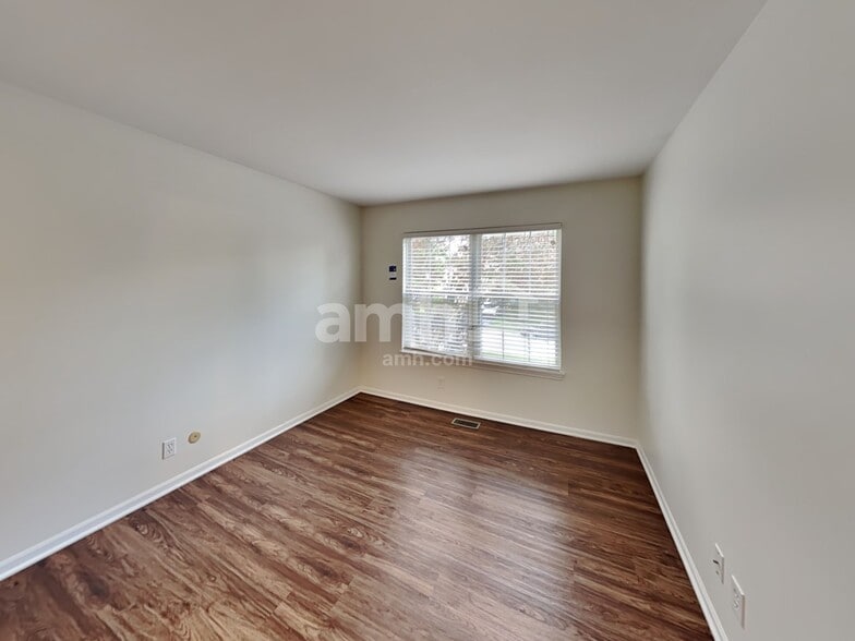 Building Photo - 21744 W Knollwood Dr