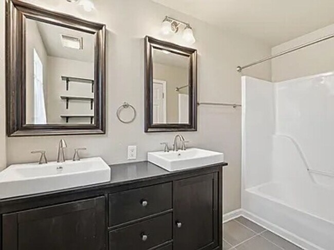 Building Photo - 12 Pintuerero Way