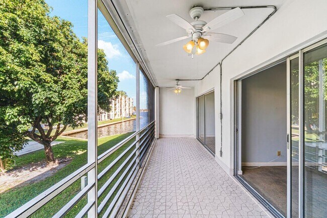 Building Photo - 200 Waterway Dr S