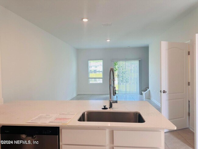 Building Photo - 101 Tidal Bch Ave