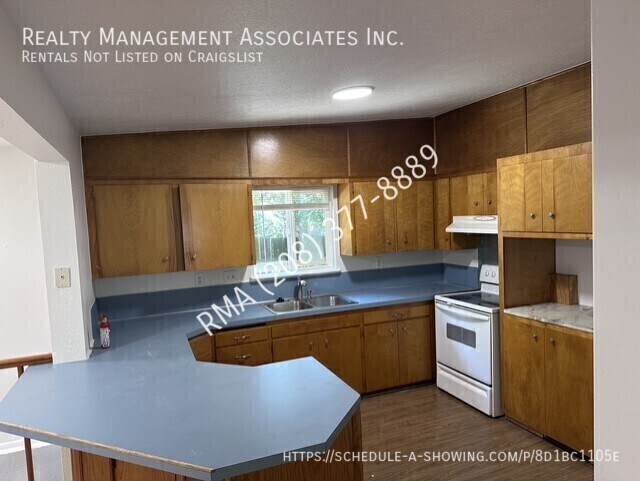 Building Photo - 2111 N 21st St