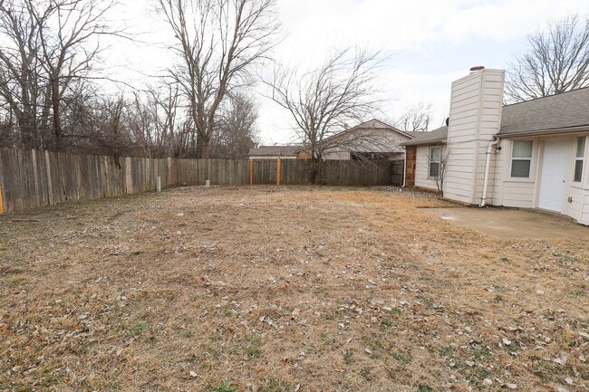 Building Photo - 3 Bed | 1 Bath in East Tulsa!