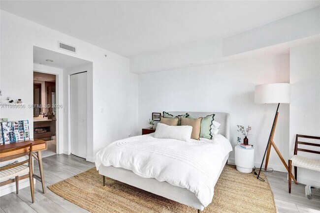 Building Photo - 1300 S Miami Ave