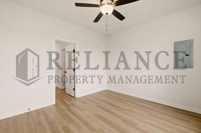 Building Photo - 202 N Gowen St