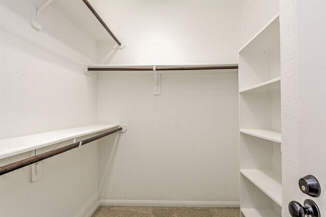 Building Photo - 19 Cheswood Manor Court