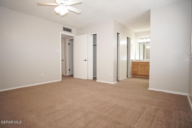 Building Photo - 2348 Mermaid Dr