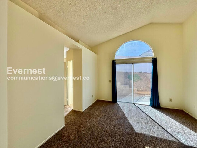 Building Photo - 27305 Uppercrest Ct