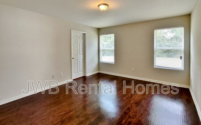 Building Photo - 8254 Maple St