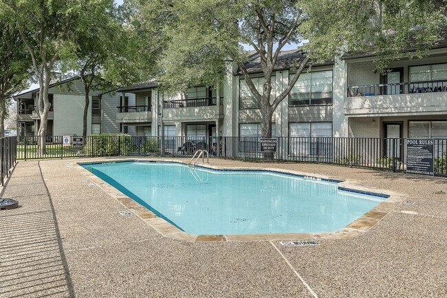 Hunters Glen Apartments - Plano Tx Apartment Finder