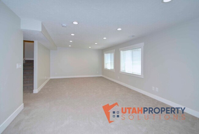 Building Photo - 4963 W Sarasota Ln