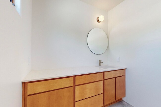Building Photo - North Valley Fabulous 2018/sf 2 Bedroom  2.5 Bath  with Garage