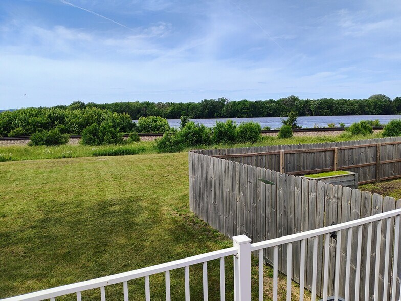 View - 615 S Main St