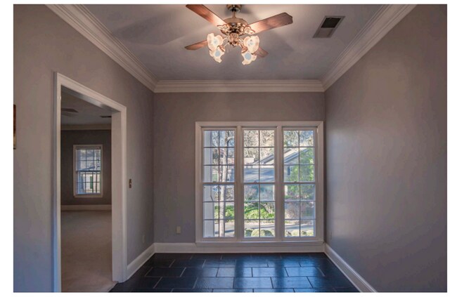 Building Photo - Beautiful 2 bedroom condo just minutes from Downtown Athens!