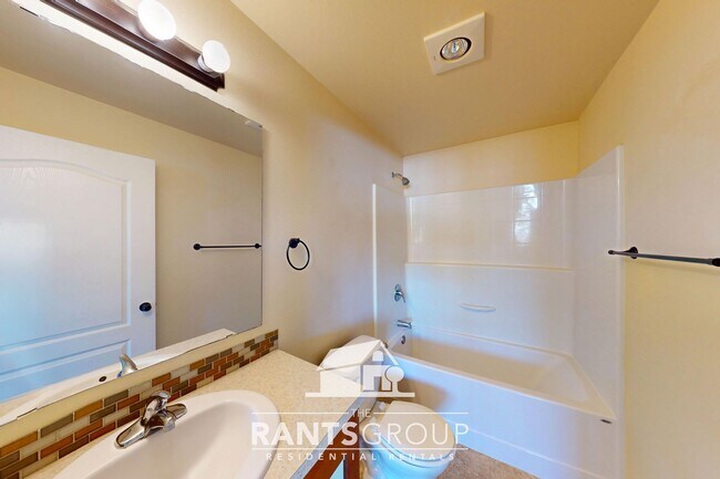 Building Photo - New Paint Throughout! Call today to schedule a tour!