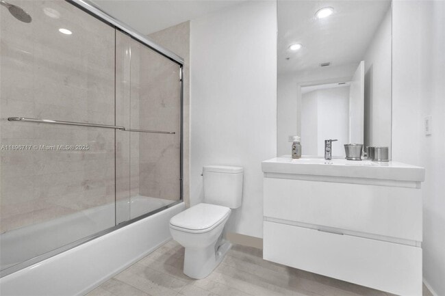 Building Photo - 17111 Biscayne Blvd