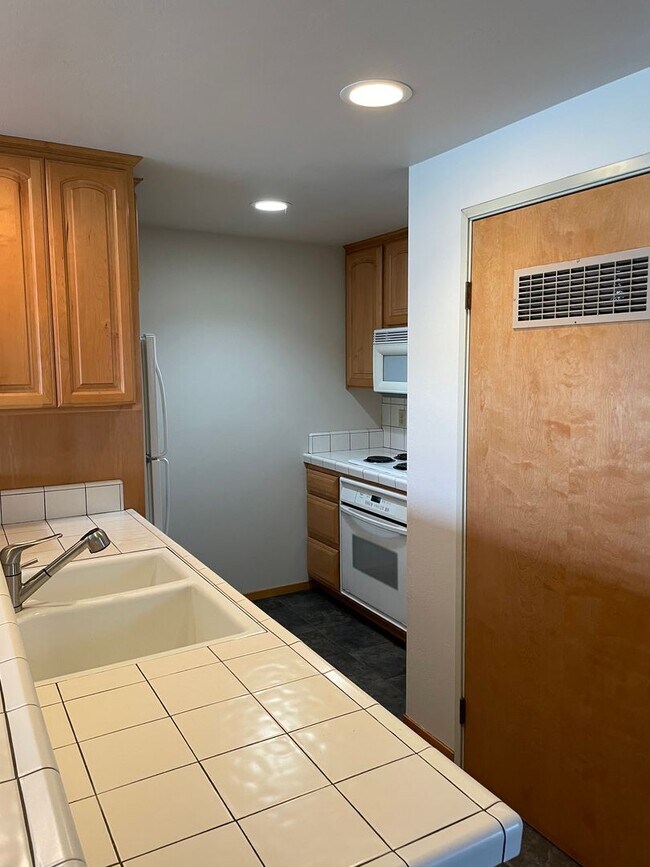 Building Photo - Unfurnished Tahoe Keys condo -  with boat dock -12 month lease