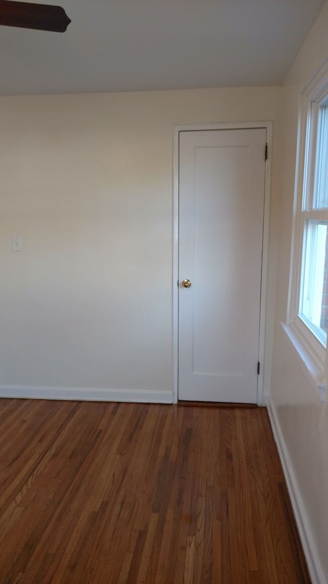 Master bedroom closet - 1517 Saint George Ave