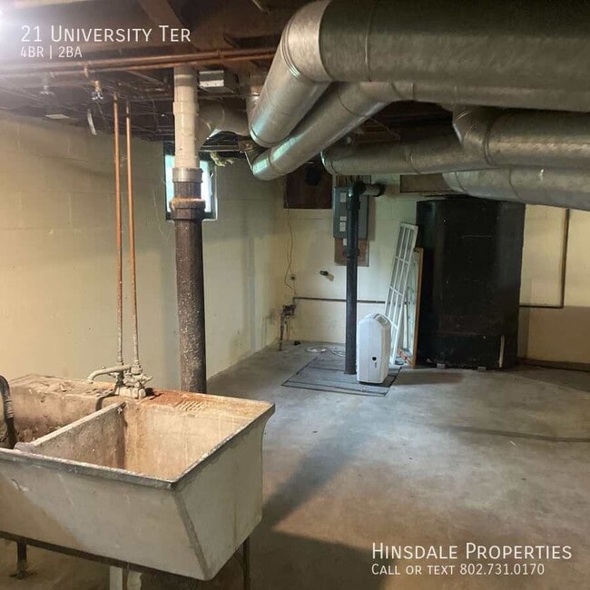 Building Photo - 21 University Terrace