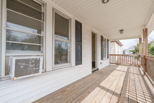 Building Photo - MOVE IN READY 4 Bedroom in Chesapeake!