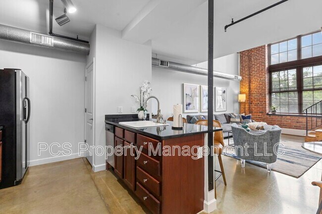 Building Photo - 815 Porter St