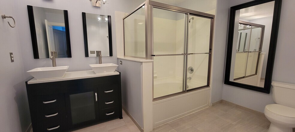 Building Photo - 4276 S Main St