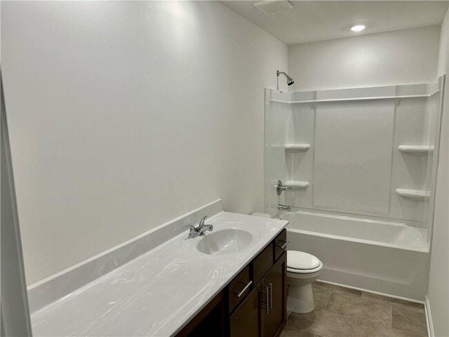 Building Photo - 213 Bloomfield Cir