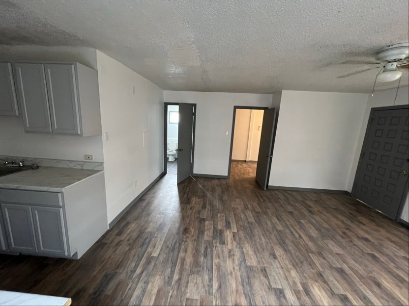 Building Photo - 1005 Arizona Ave