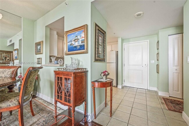 Building Photo - 1250 S Miami Ave