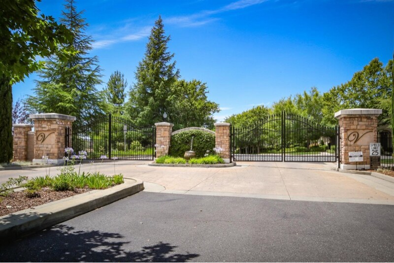 Building Photo - 192 Talmont Cir