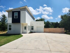 Building Photo - 120 E Pauwela Ln