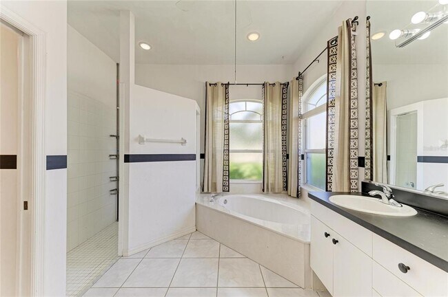 Building Photo - 4805 76th Ct E