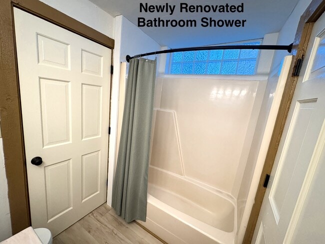 Building Photo - 202-1