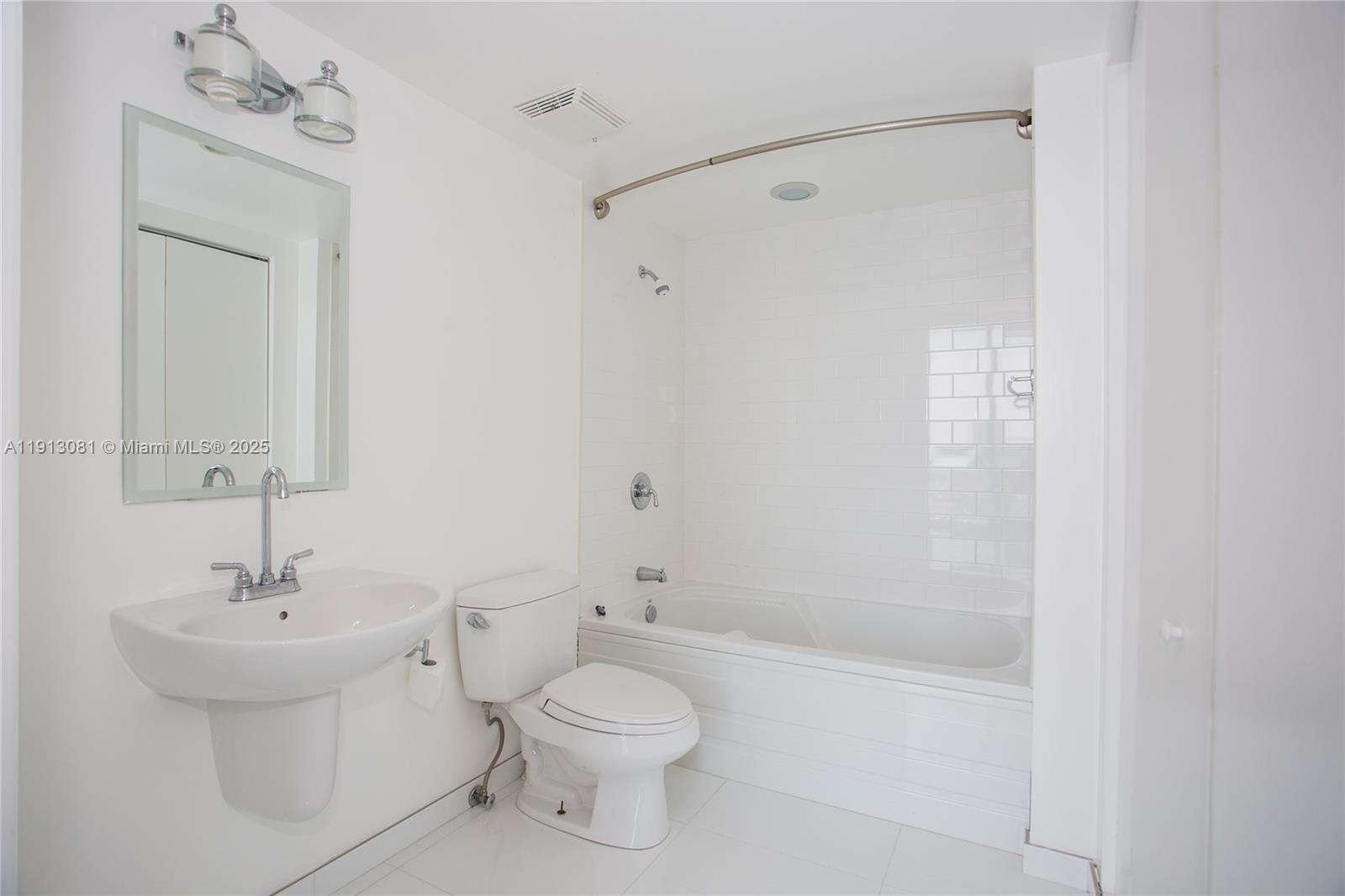 Building Photo - 690 SW 1st Ct