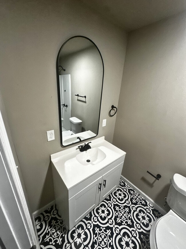 Building Photo - 11161 Soape Rd