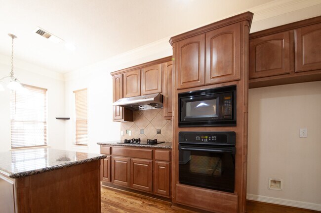 Building Photo - 3206 Holly Thicket Dr