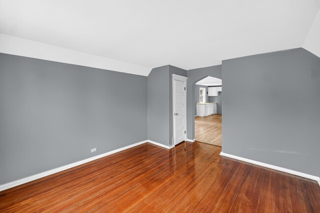 Building Photo - 72 E 136th St