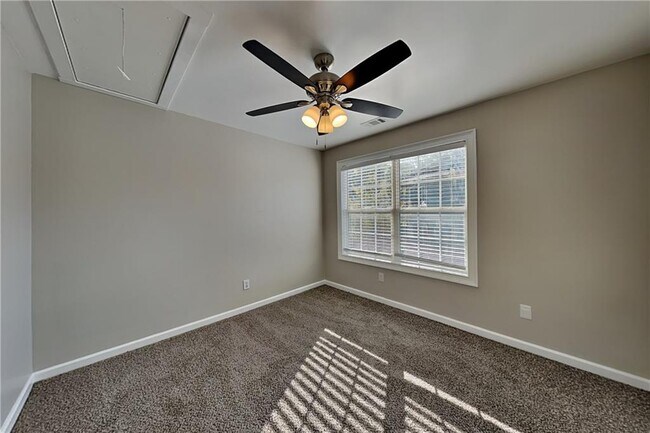 Building Photo - 412 Oscar Way