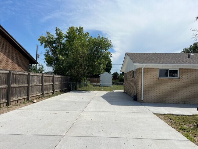 Building Photo - Rent-to-Own Ranch-Style Home in Henderson,...