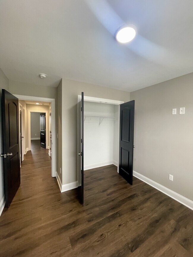 Building Photo - 1 Emanuel Ct