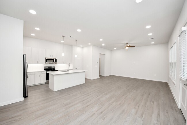 Building Photo - 7310 Corey Rushing Ln